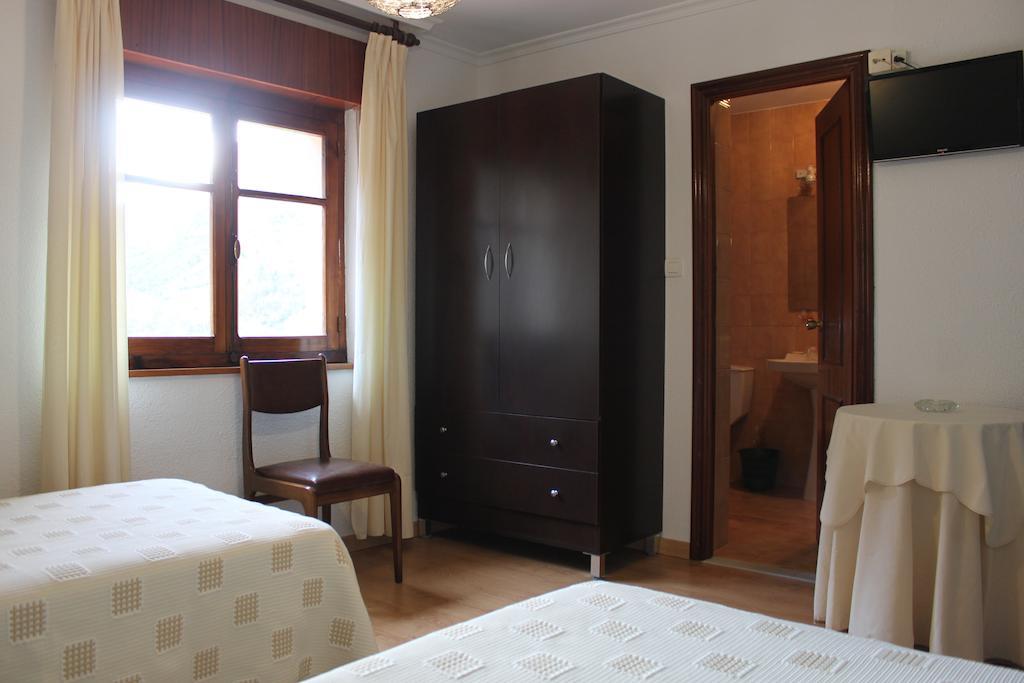 Hostal Monte Rio Hotel Trescares Cameră foto