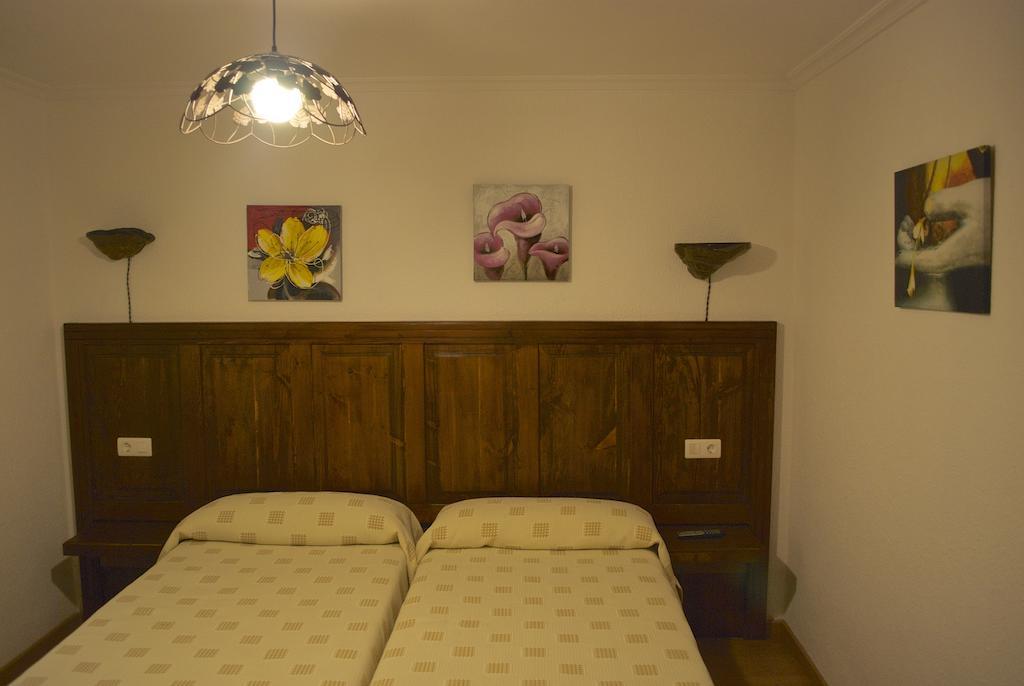 Hostal Monte Rio Hotel Trescares Cameră foto