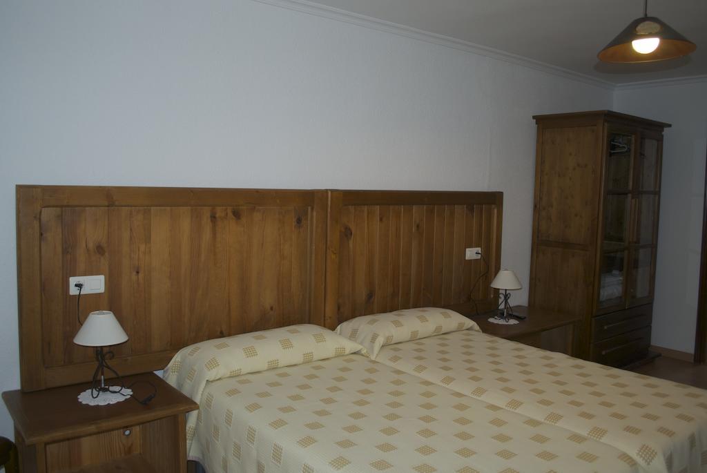 Hostal Monte Rio Hotel Trescares Cameră foto